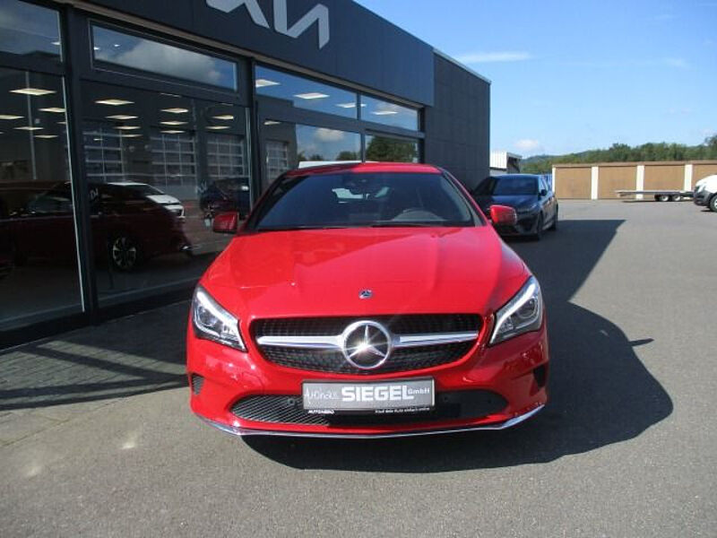 Mercedes-Benz CLA 200 Shooting Brake (117.943)