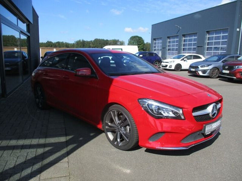 Mercedes-Benz CLA 200 Shooting Brake (117.943)