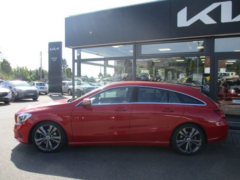 Mercedes-Benz CLA 200 Shooting Brake (117.943)