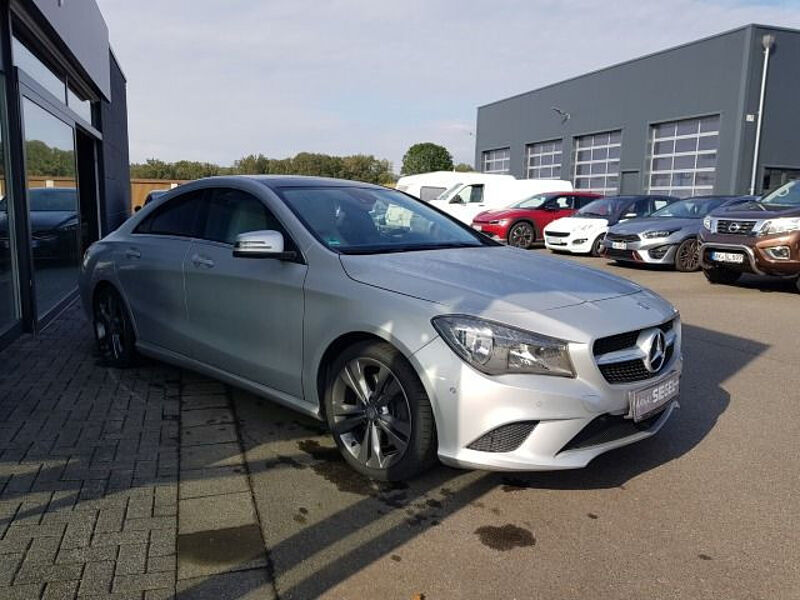 Mercedes-Benz CLA 250 CLA -Klasse CLA 250 (117.344)*Glasdach*